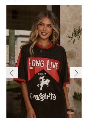 Long Live Cowgirls Short Sleeve Graphic Tee - Black/Red